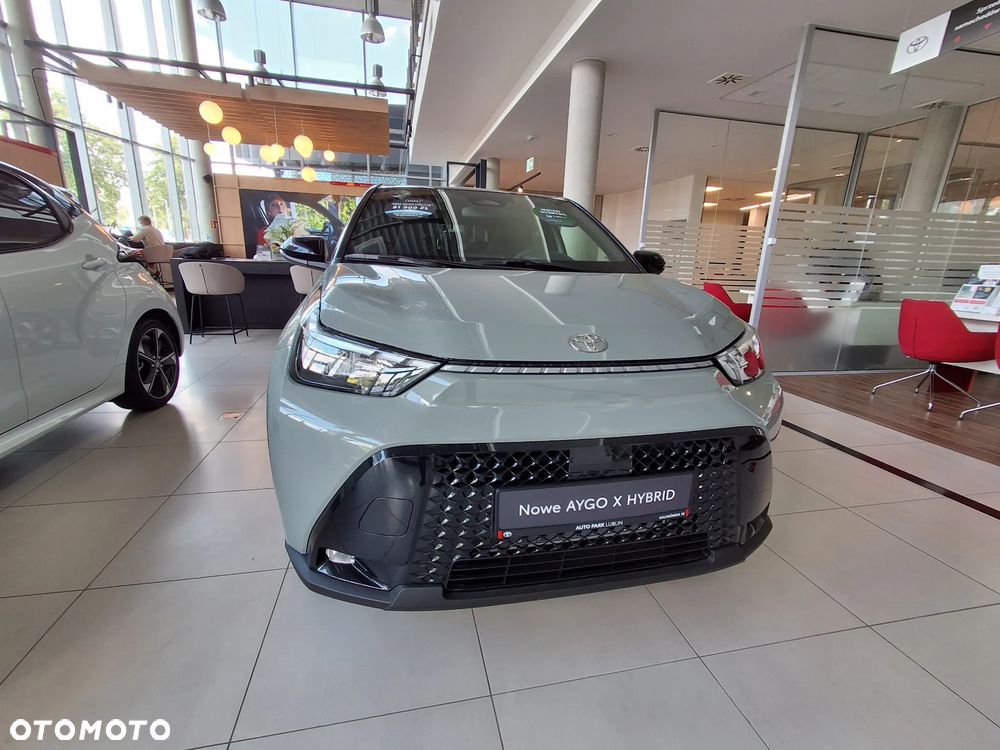 Toyota Aygo X Hybrid 1.5 Style e-CVT - 4