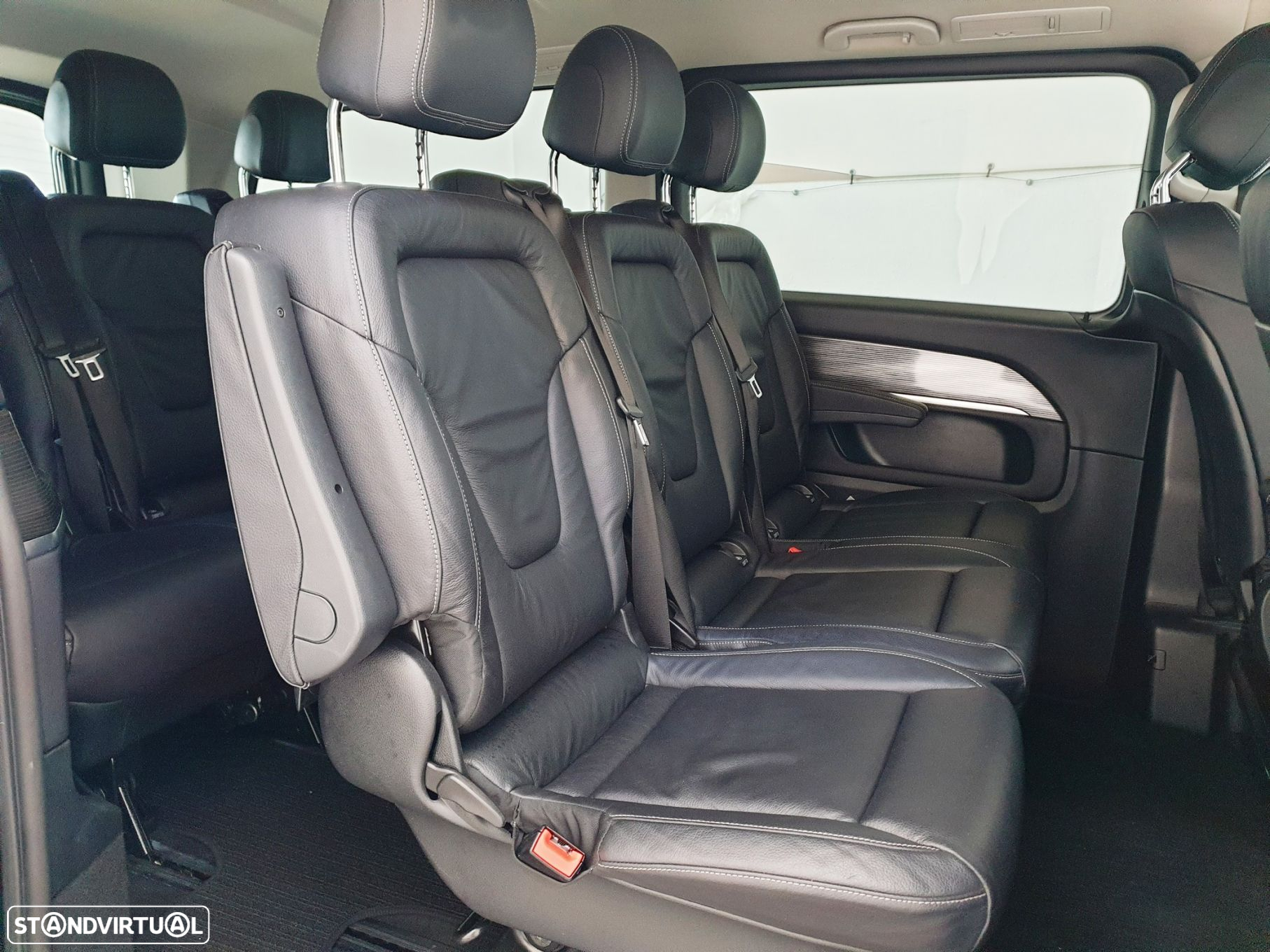 Mercedes-Benz V 300 d Longo Avantgarde - 33