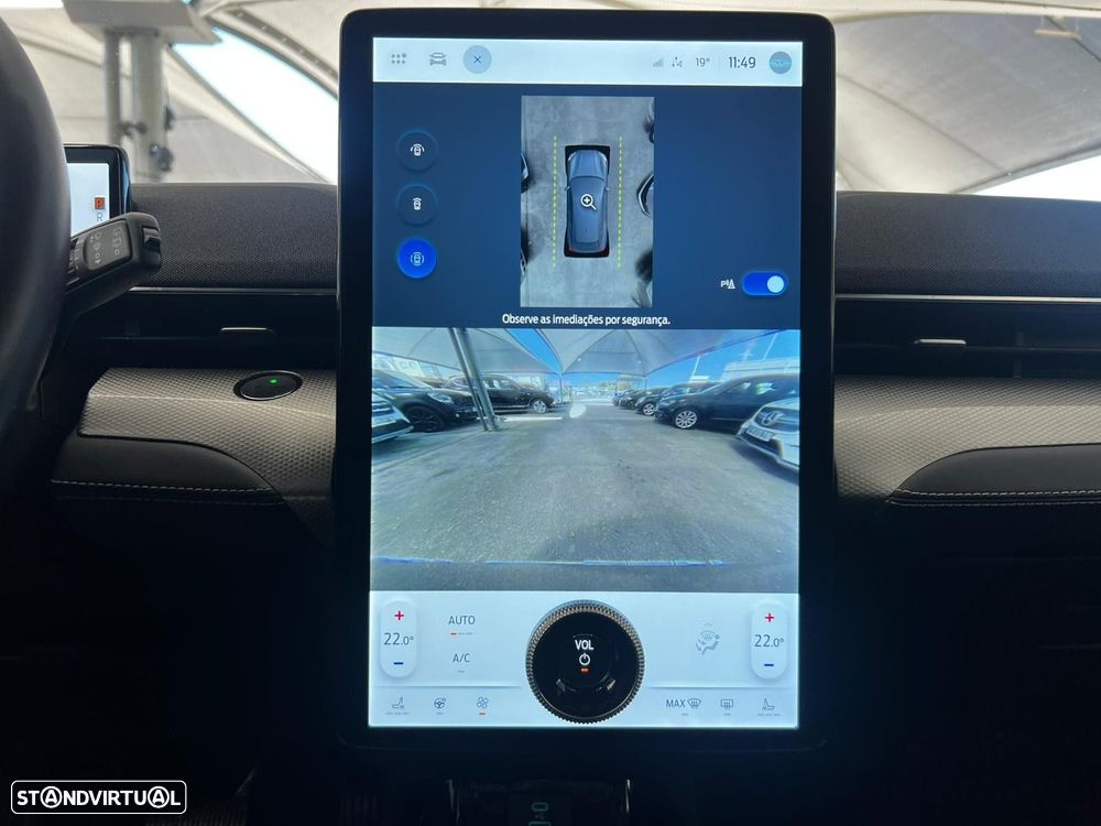 Ford Mustang Mach-E 75.7 kWh Premium AWD - 33