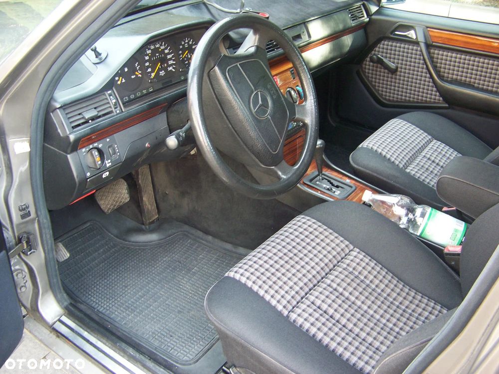 Mercedes-Benz Klasa E - 8