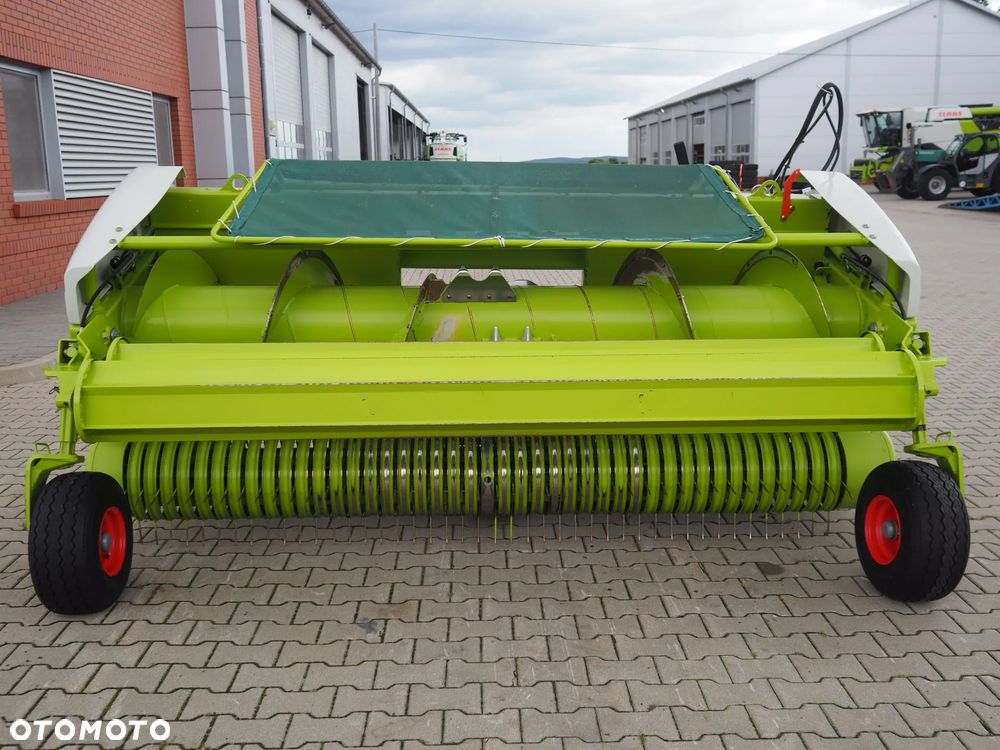 Claas Pick Up 300 HD Profi - 11