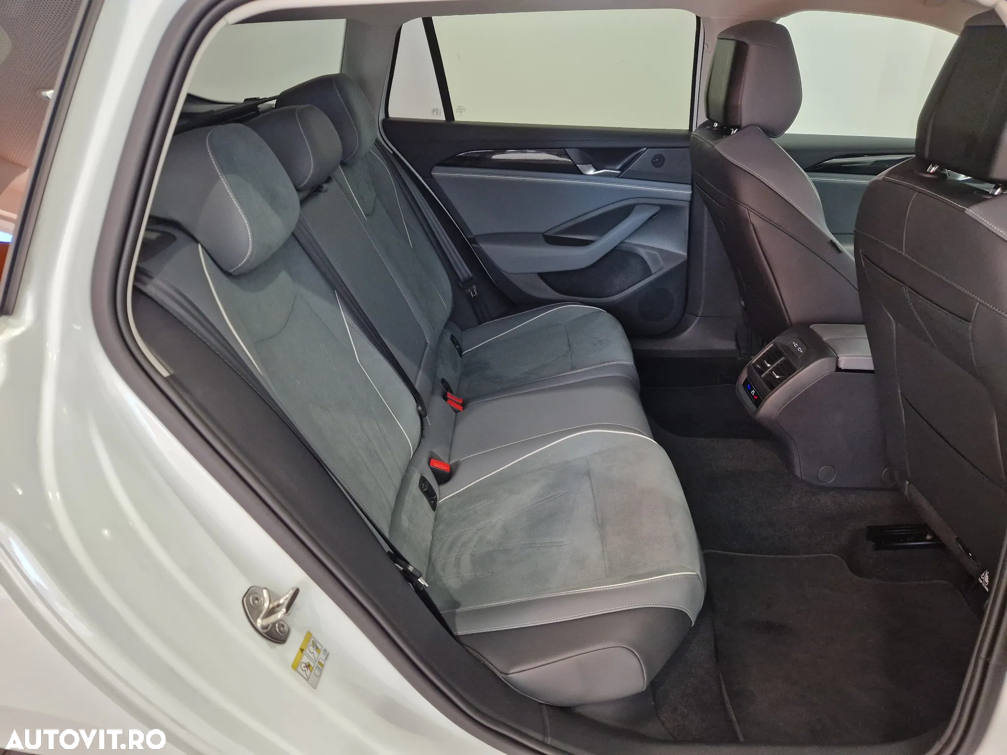Volkswagen Passat Variant 1.5 TSI ACT OPF DSG Comfortline - 15