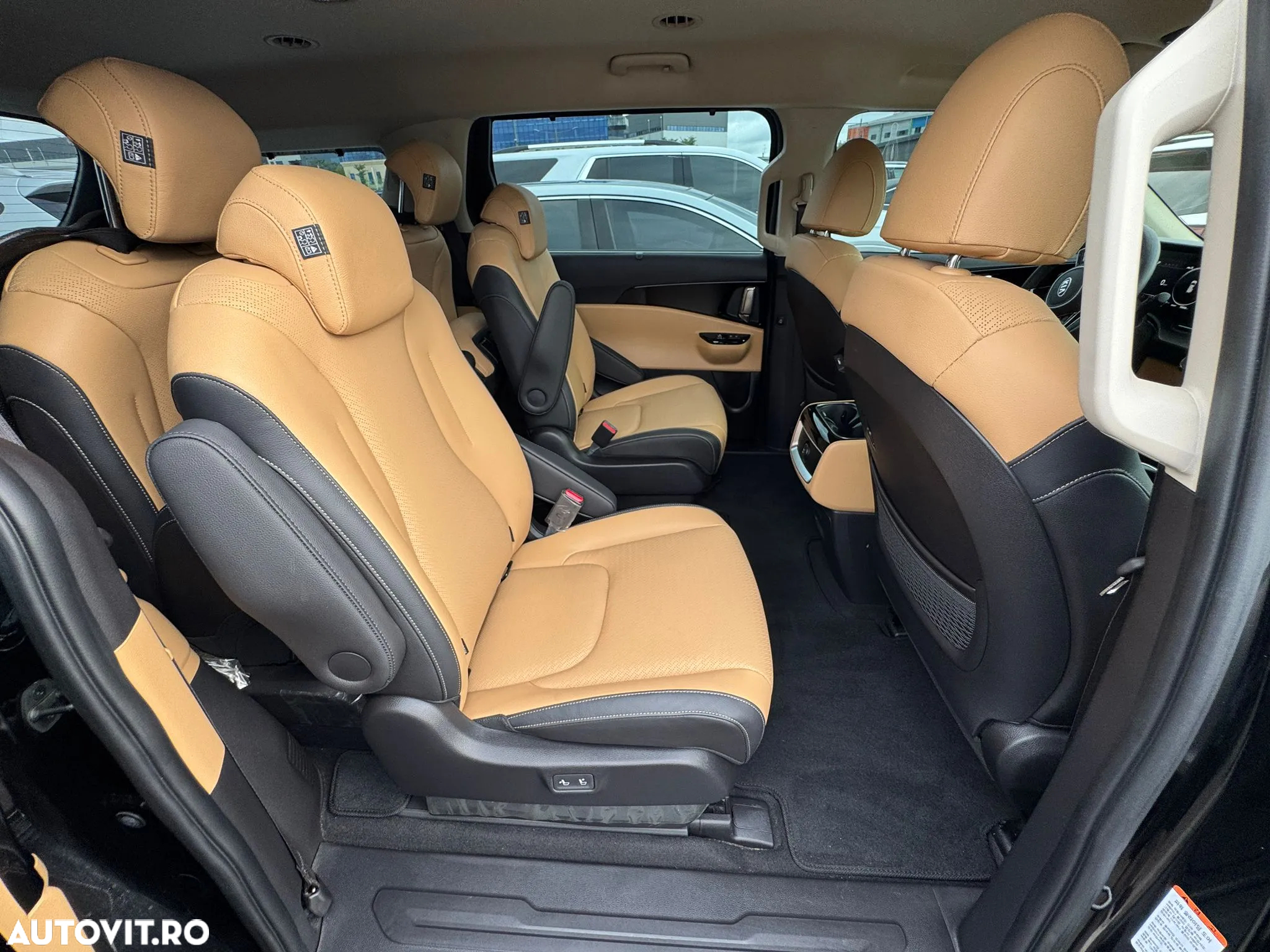 Kia Carnival - 20