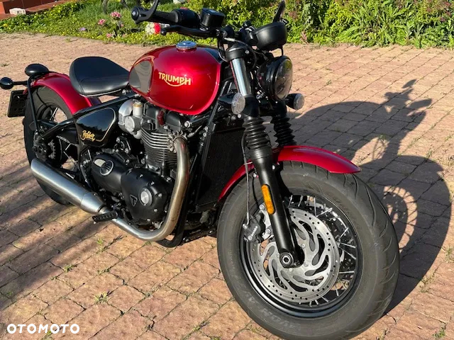 Triumph Bonneville Bobber - 8