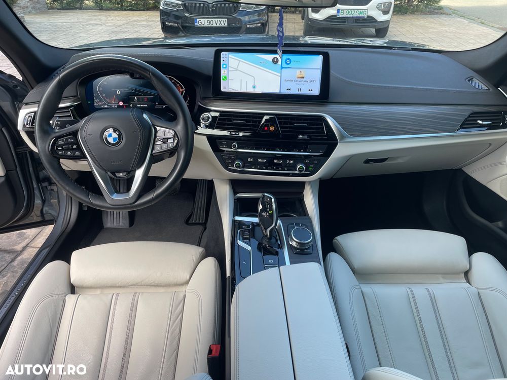 BMW Seria 5 530d xDrive AT MHEV - 17