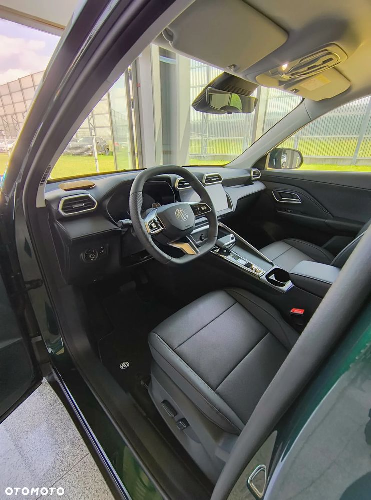 MG ZS Hybrid+ - 29