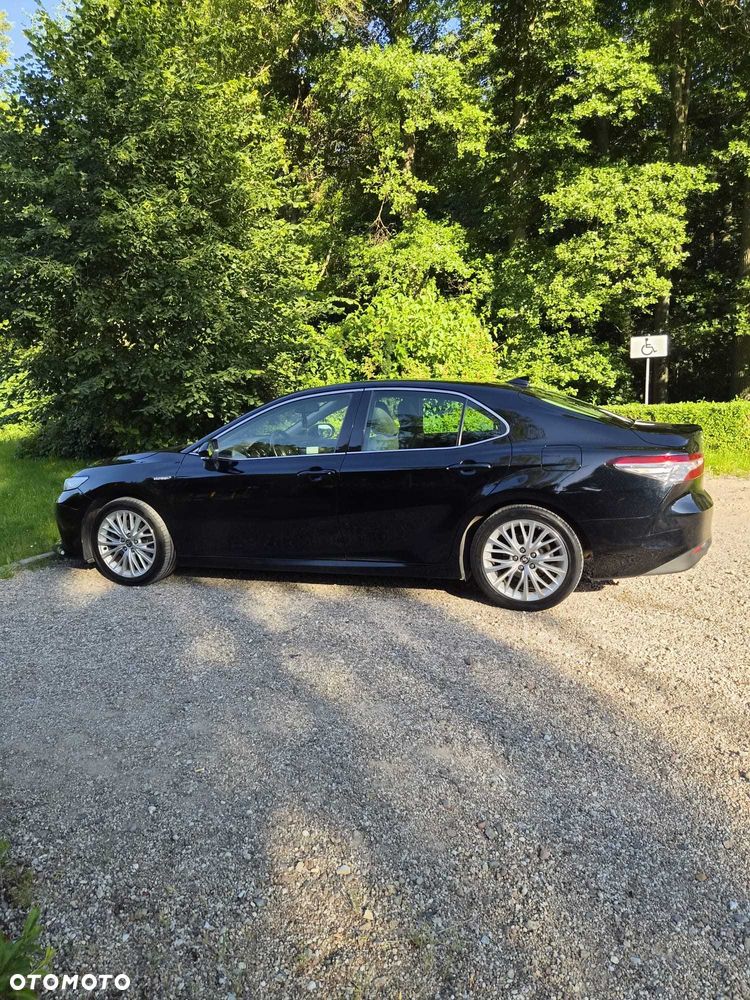 Toyota Camry - 2