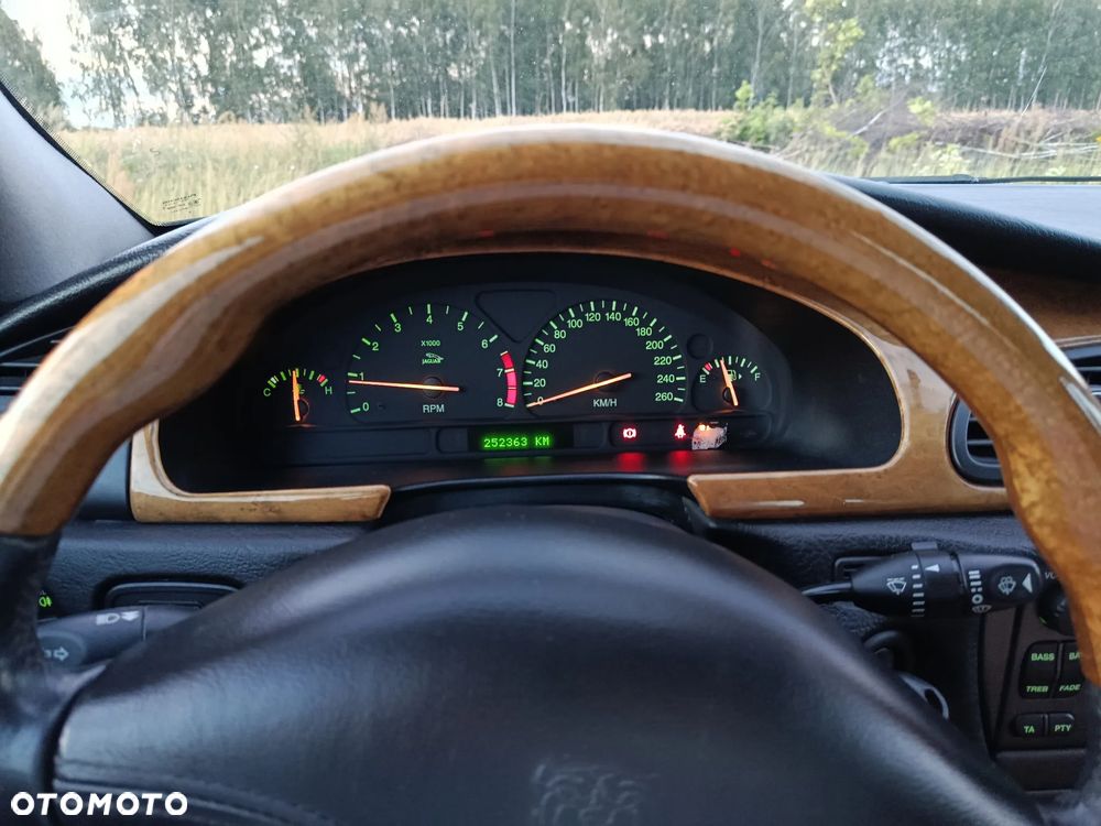 Jaguar S-Type - 20
