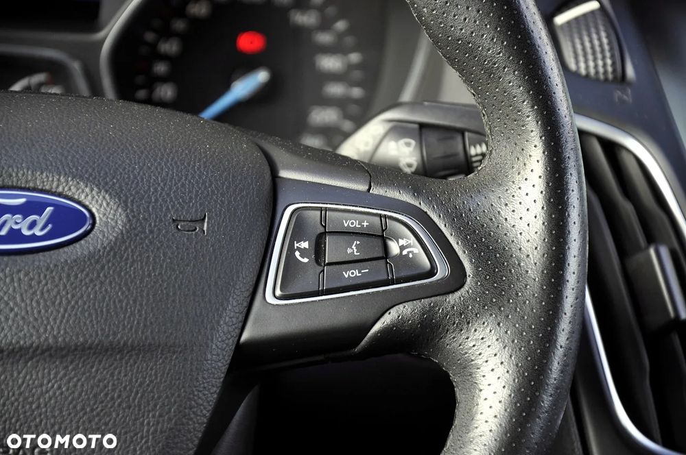 Ford Focus 1.0 EcoBoost Start-Stopp-System ST-LINE STYLE - 14