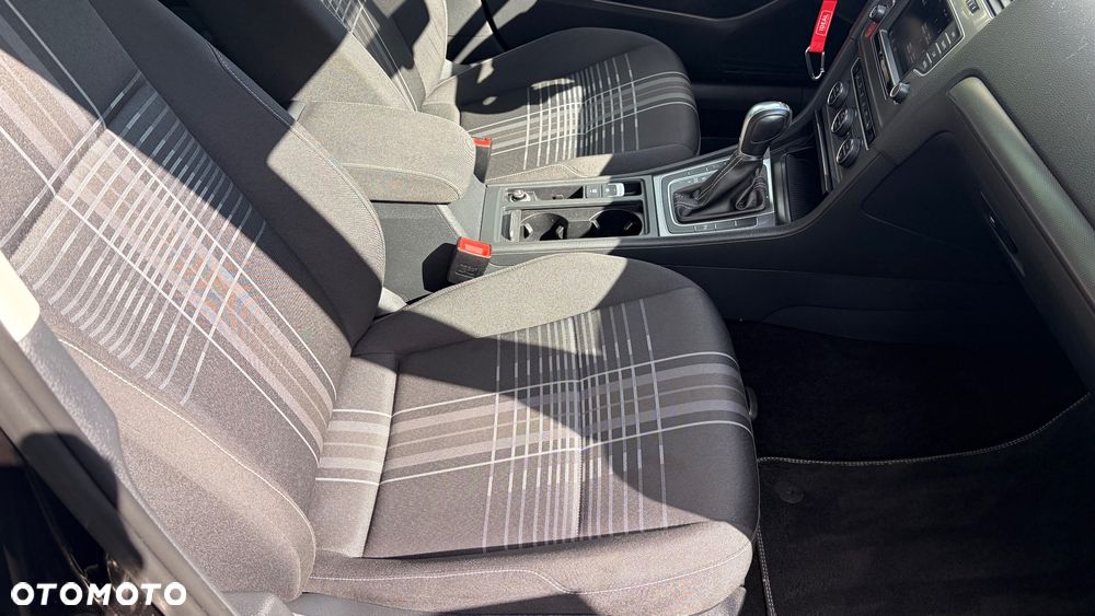Volkswagen Golf 2.0 TDI BlueMotion Technology DSG Lounge - 17
