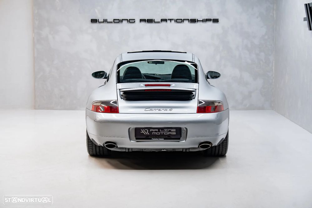 Porsche 911 (996) Carrera 4 Coupé - 12