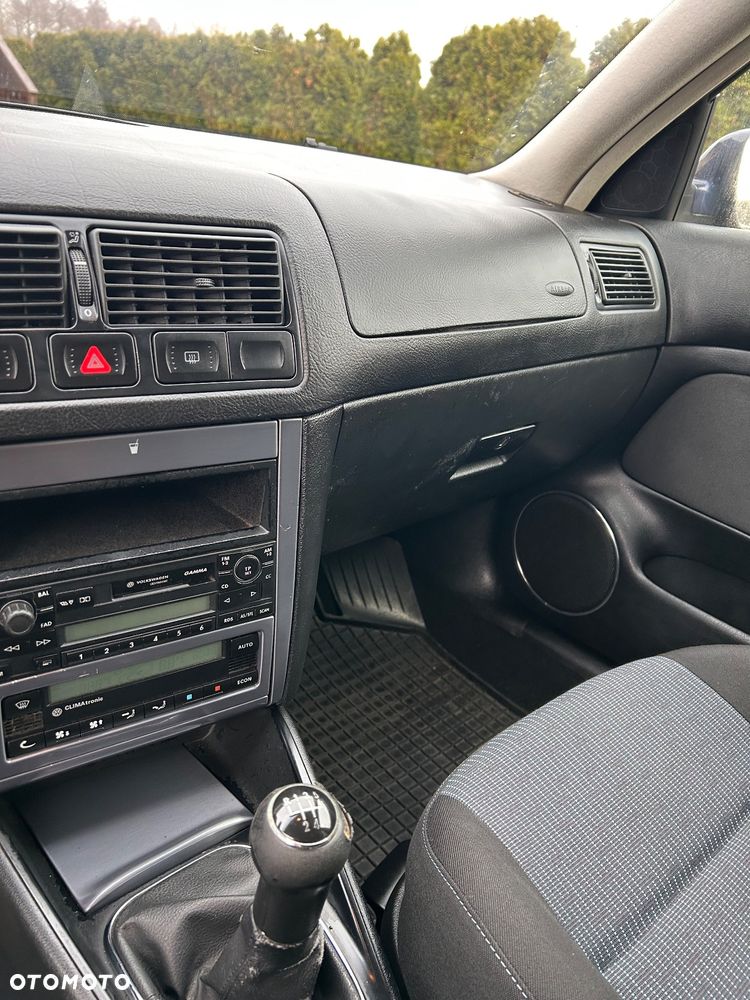 Volkswagen Golf - 10