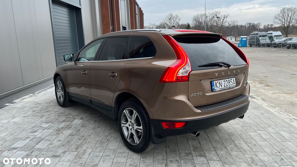 Volvo XC 60 D5 AWD Summum - 3