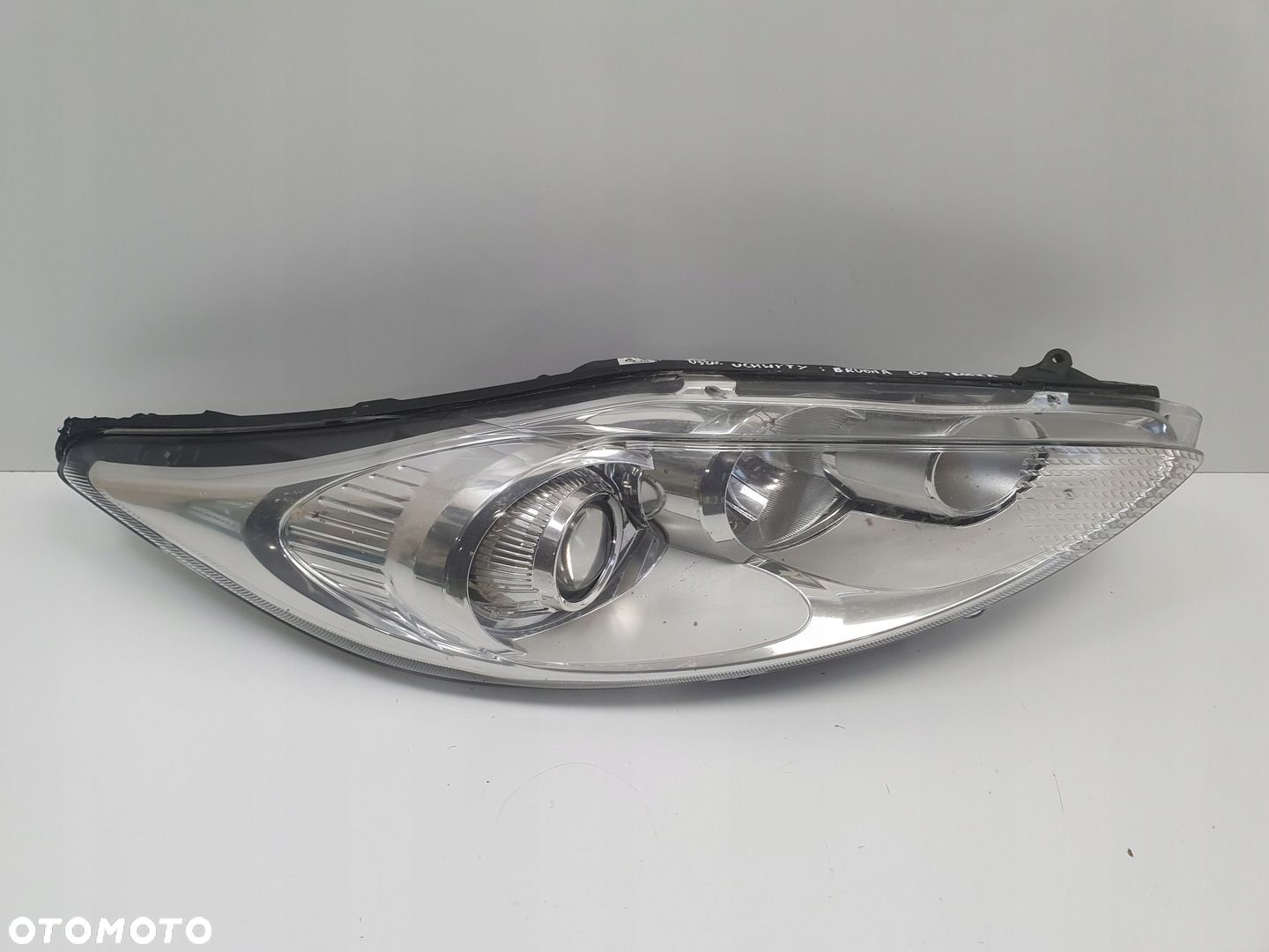 Ford Fiesta MK7 08-17r PRZEDNIA LAMPA PRAWA PRAWY PRZÓD anglik - 1