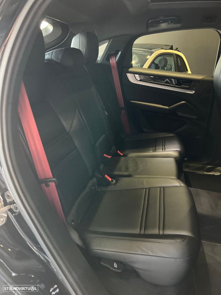 Porsche Cayenne Coupé E-Hybrid - 43