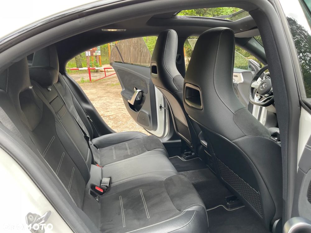 Mercedes-Benz CLA 250 4-Matic Edition 1 7G-DCT - 20