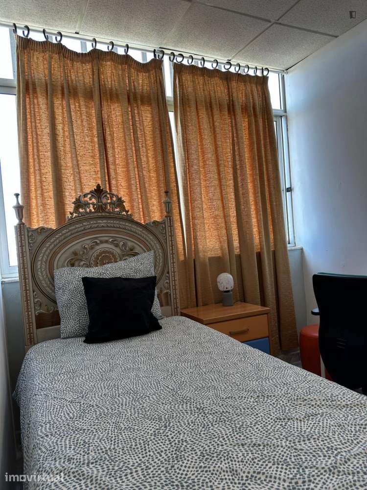Quarto - localizado em Lisbon - Grande imagem: 2/17