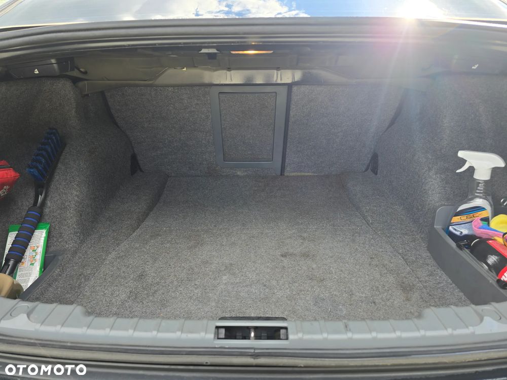 BMW Seria 3 318i - 15