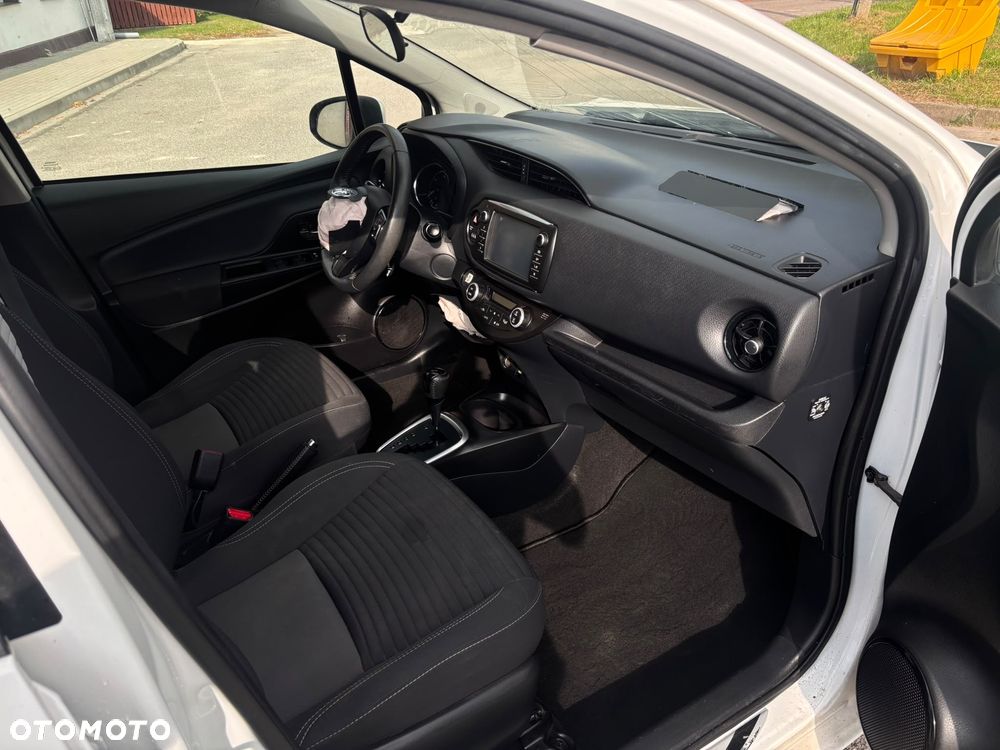 Toyota Yaris Hybrid 100 Active - 20