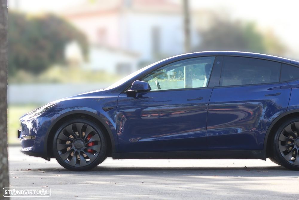 Tesla Model Y Performance Dual Motor AWD - 13