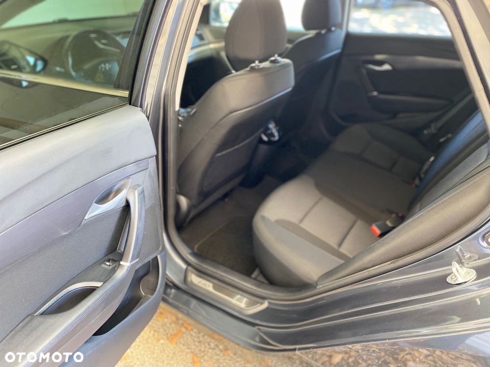 Hyundai i40 Kombi blue 1.7 CRDi DCT Trend - 16
