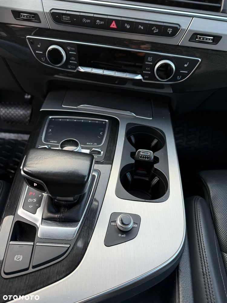 Audi Q7 3.0 TFSI Quattro Tiptronic - 23