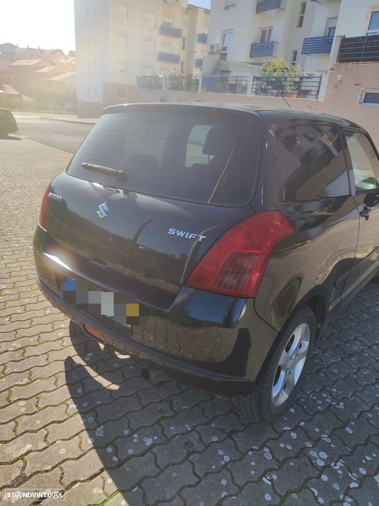 Suzuki Swift 1.3 DDiS GL - 4