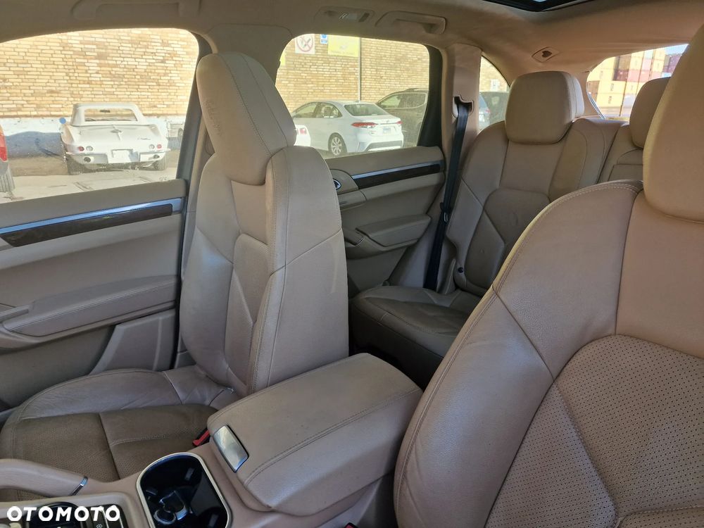 Porsche Cayenne - 29