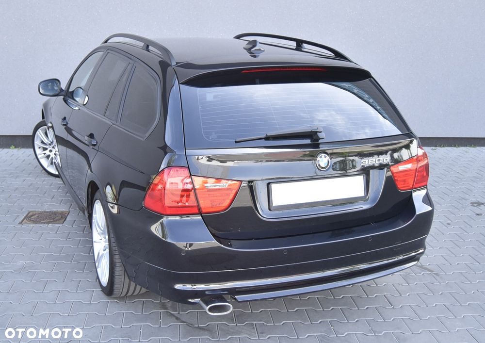 BMW Seria 3 320d xDrive DPF - 12