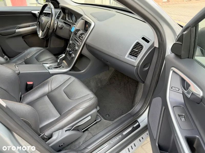 Volvo XC 60 D4 Geartronic Summum - 14