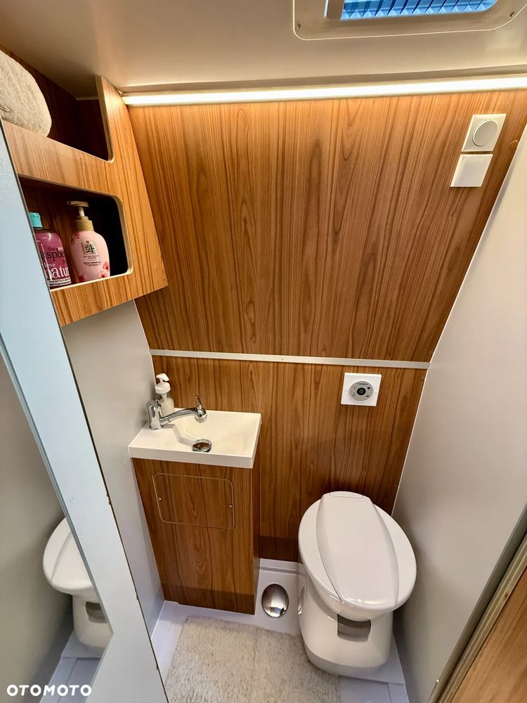 Mercedes-Benz Sprinter - 10