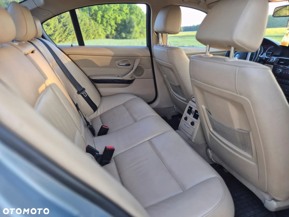 BMW Seria 3 320d - 14