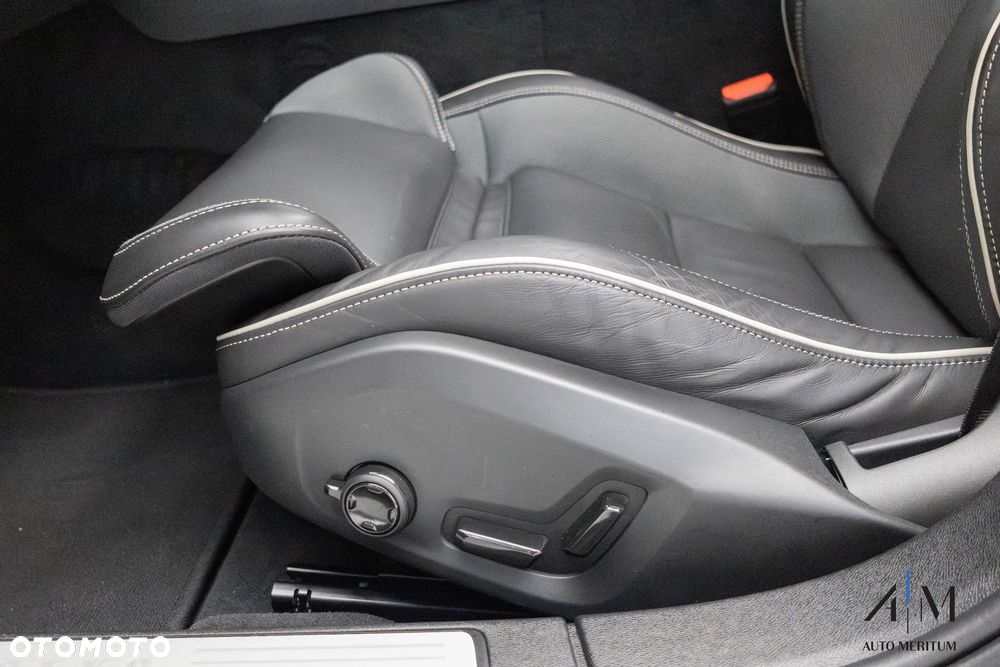 Volvo S60 B5 B AWD Ultimate Dark - 16