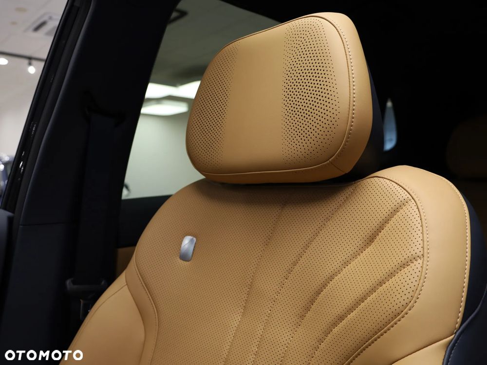 Geely Starray EM-i 1.5 PHEV Max - 24