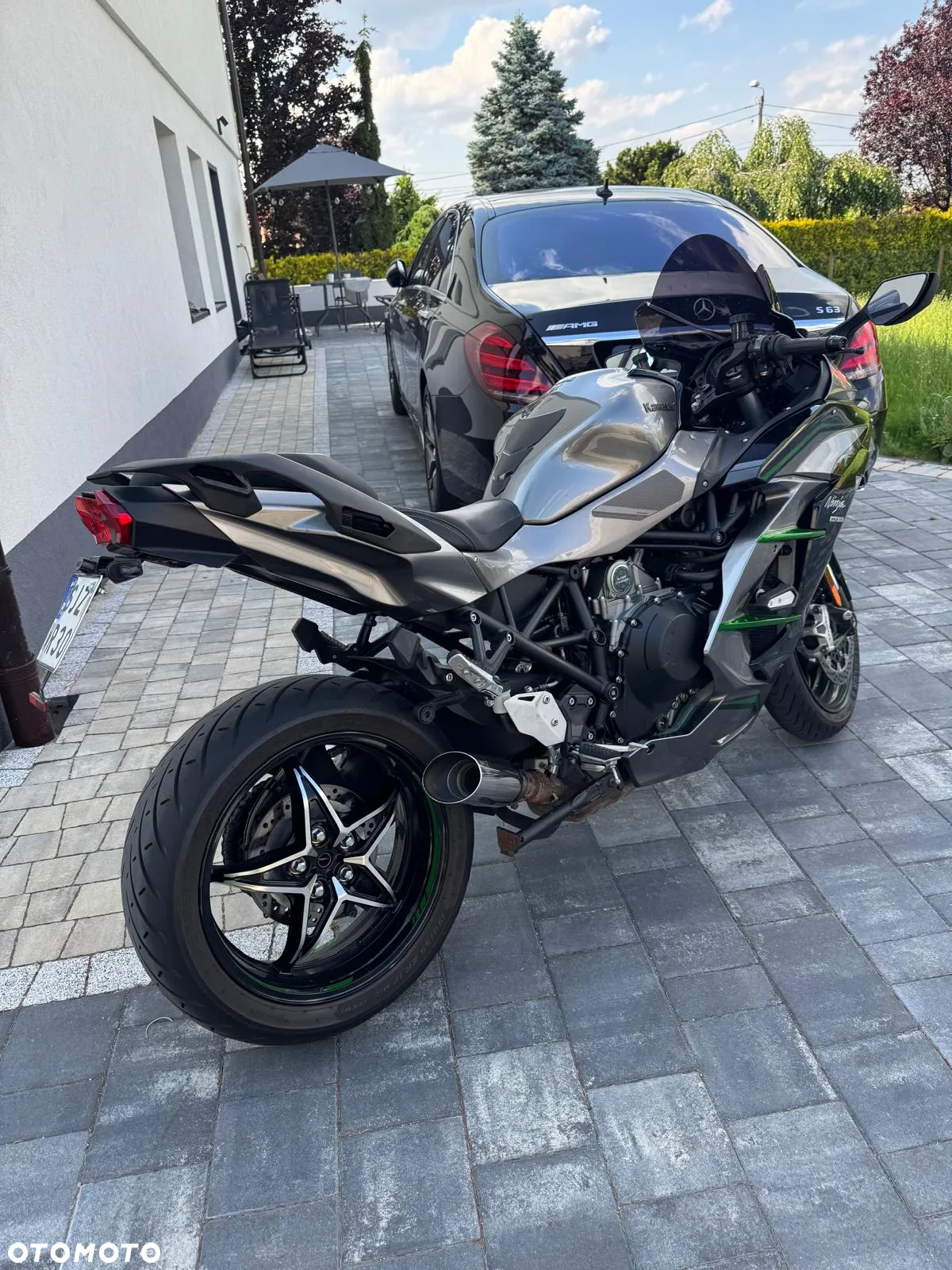 Kawasaki Ninja H2 SX - 13