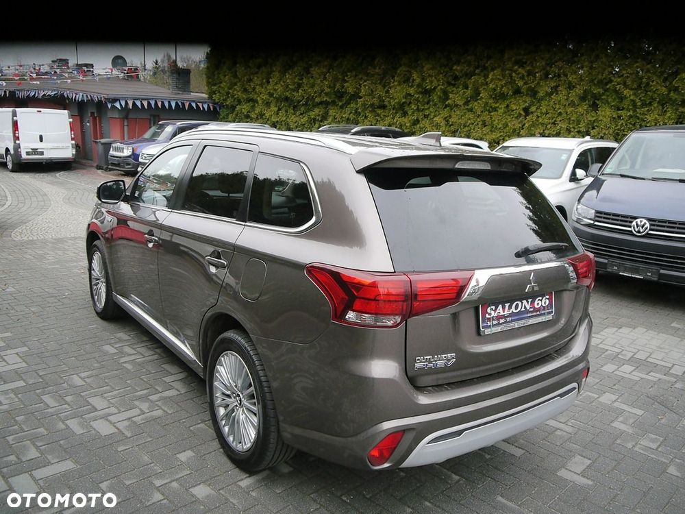 Mitsubishi Outlander - 6