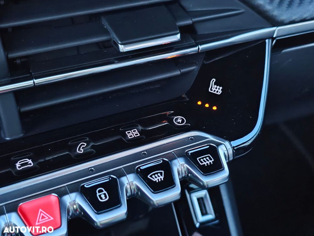 Peugeot 2008 e-2008 GT Line - 31