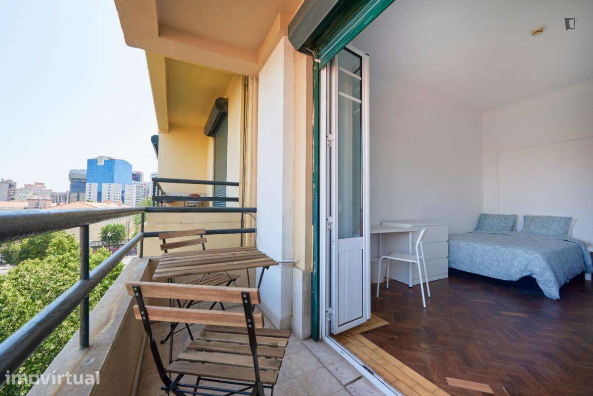 Quarto - localizado em Marquês de Pombal Lisbon - Grande imagem: 5/13