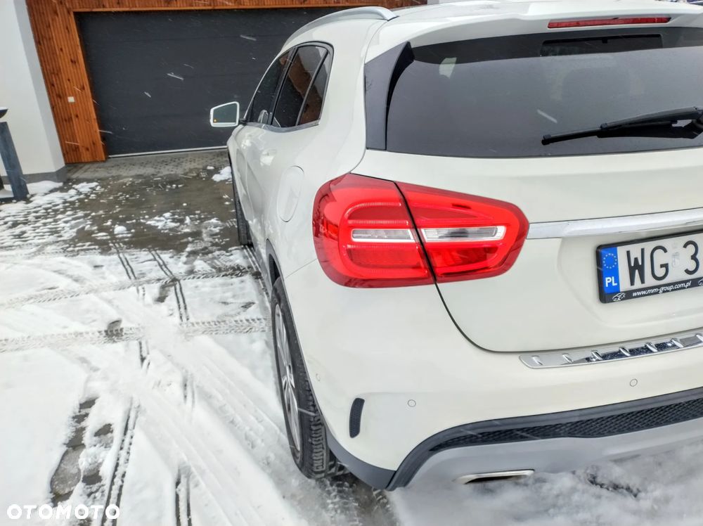 Mercedes-Benz GLA 250 4Matic 7G-DCT AMG Line - 14