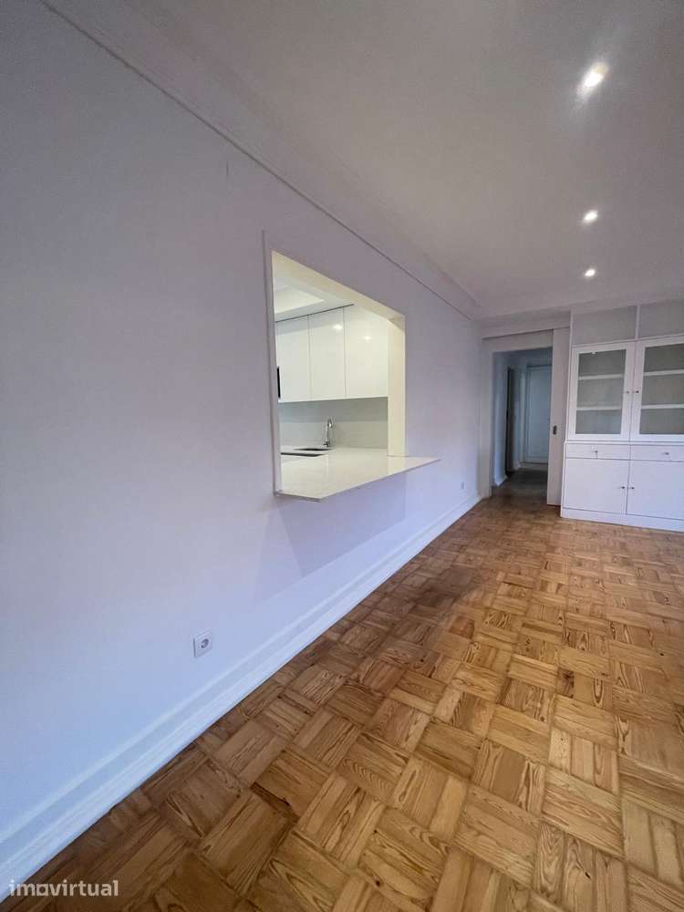 Arrendamento T4 Remodelado com 2 Casas de Banho,Campo Pequeno, Lisboa - Grande imagem: 4/25