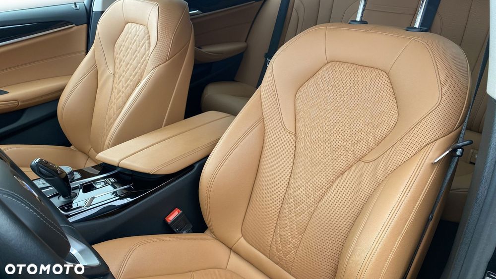 BMW Seria 5 520d xDrive - 11
