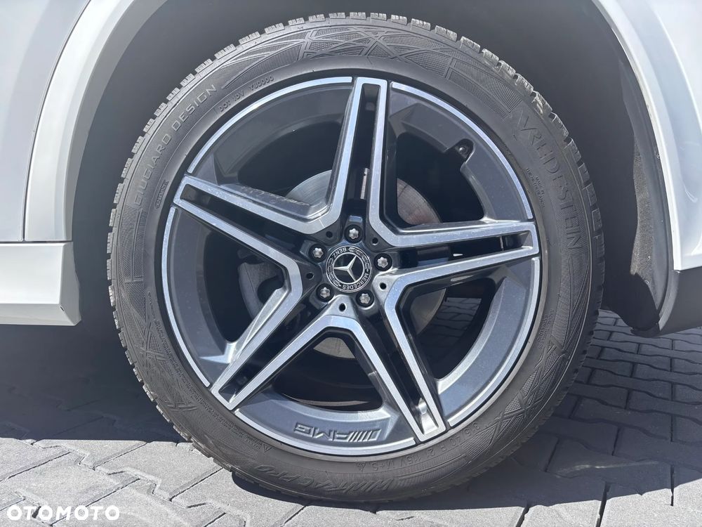 Mercedes-Benz GLS - 11