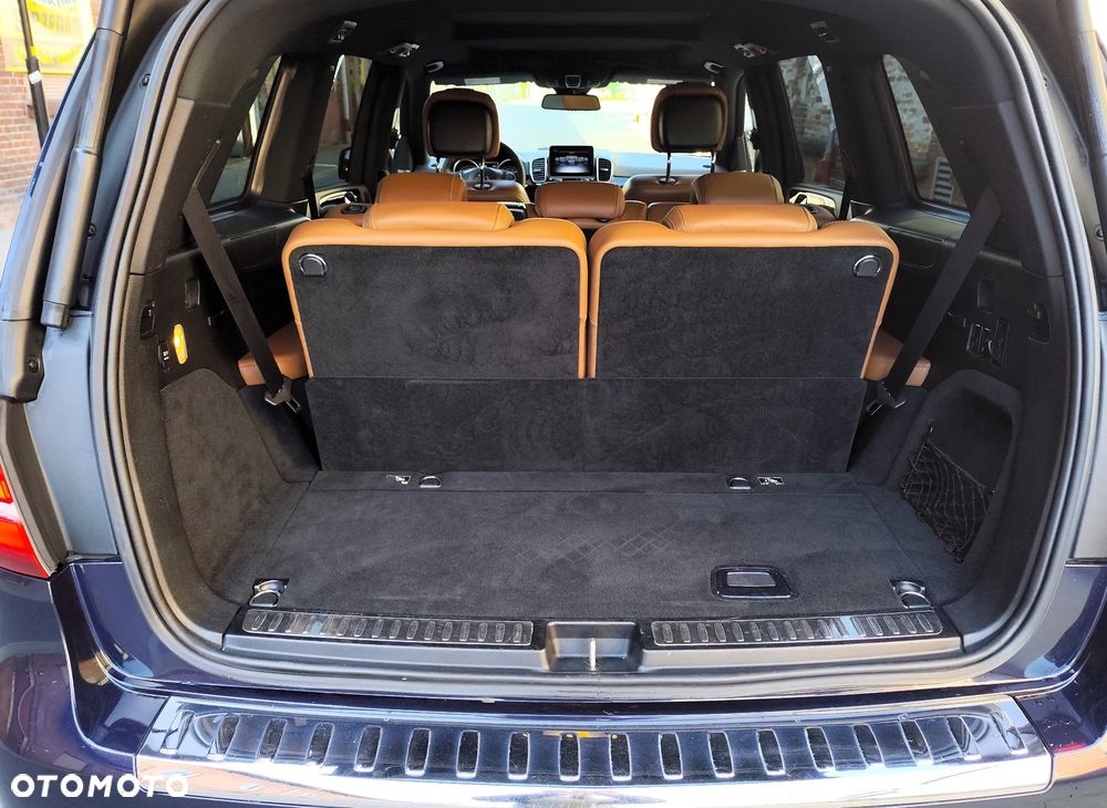 Mercedes-Benz GLS - 23