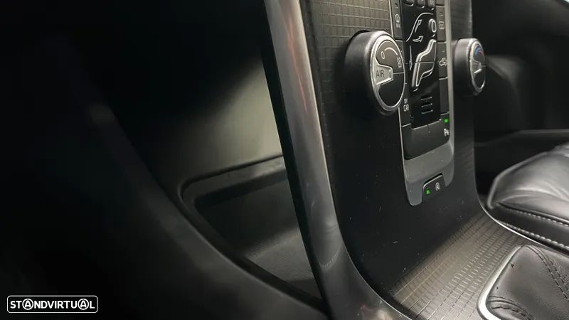 Volvo V40 2.0 D2 R-Design - 28