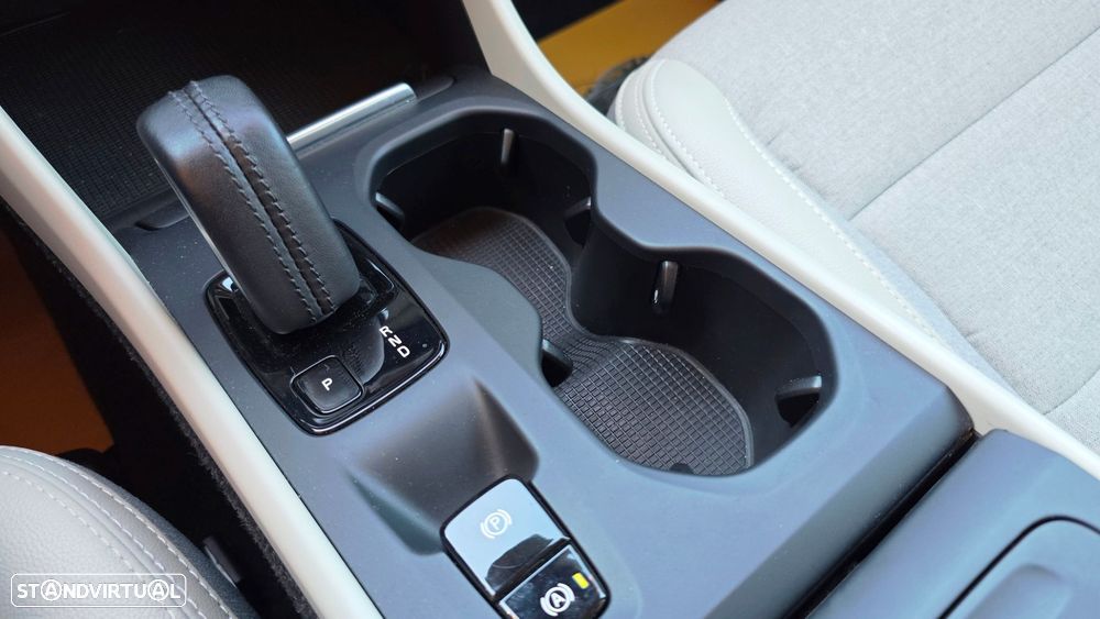 Volvo XC 40 2.0 D3 Momentum Geartronic - 12