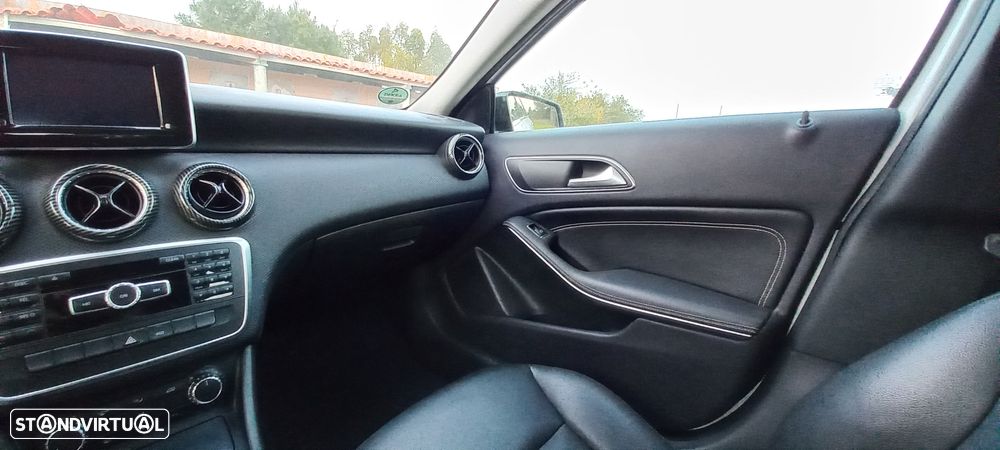 Mercedes-Benz A 160 CDI AMG Line - 37