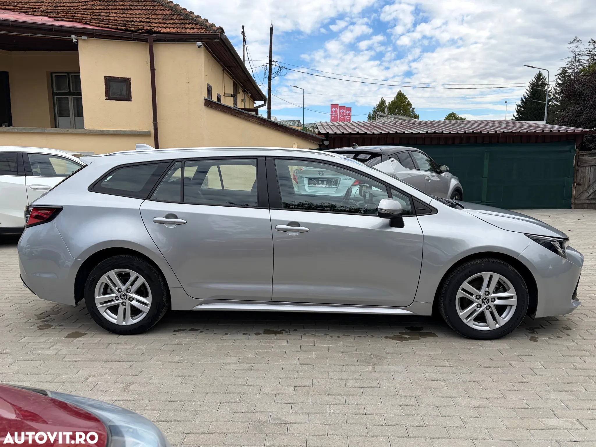 Toyota Corolla 1.8 Hybrid Business Edition - 13