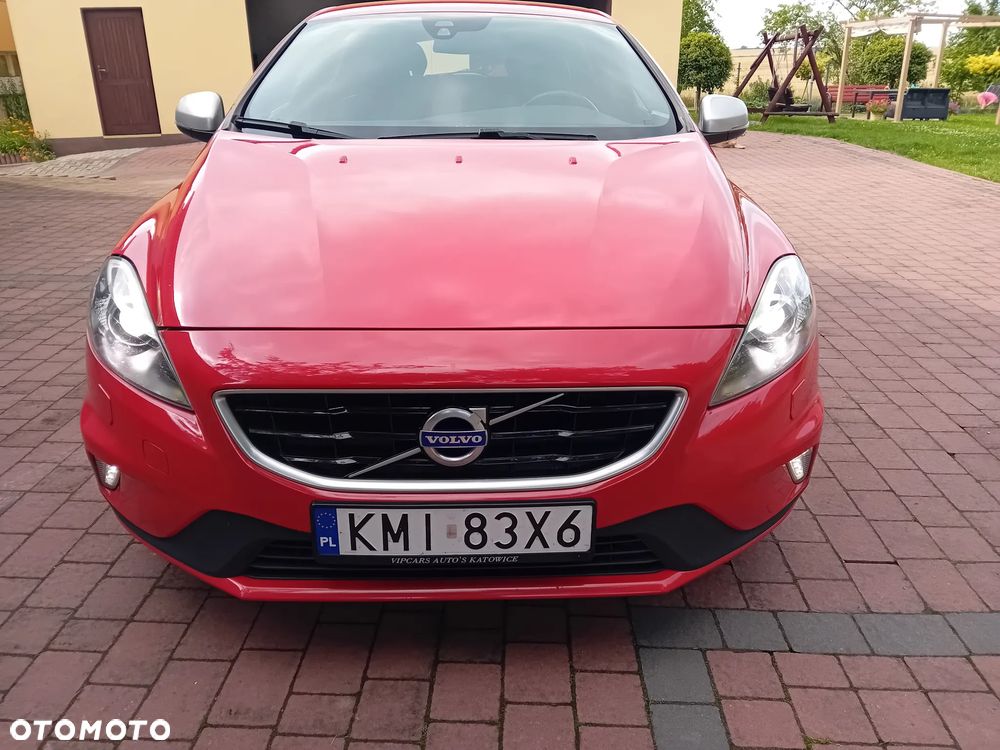 Volvo V40 D2 Drive-E R-Design Momentum - 17