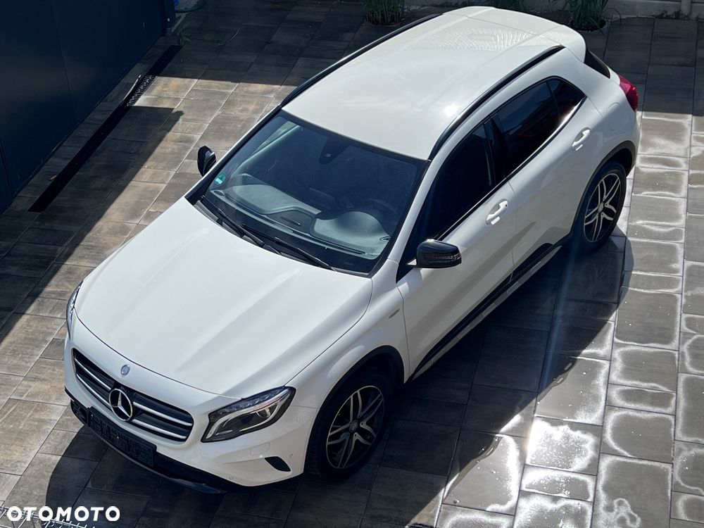 Mercedes-Benz GLA 200 7G-DCT StreetStyle - 15