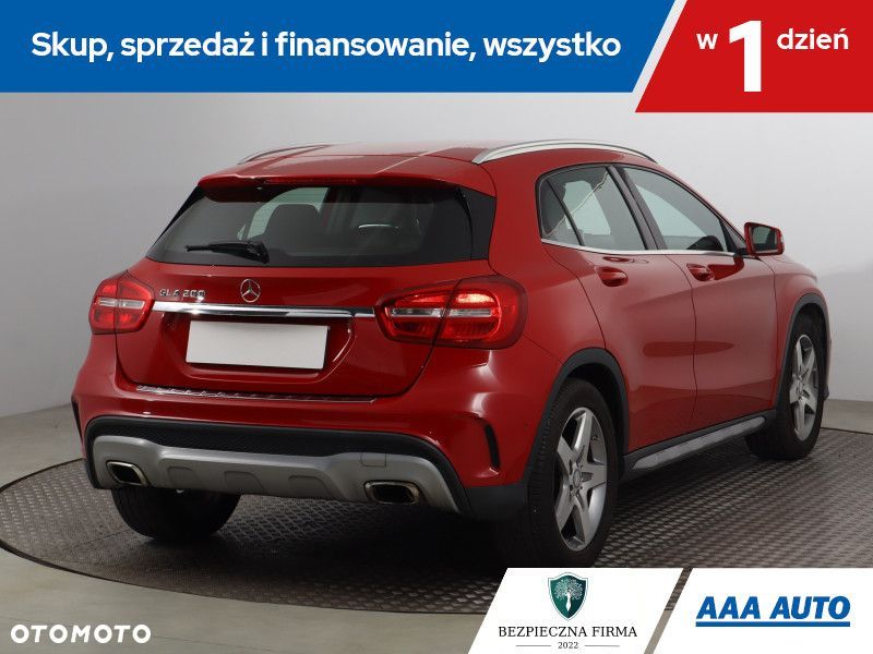 Mercedes-Benz GLA - 6